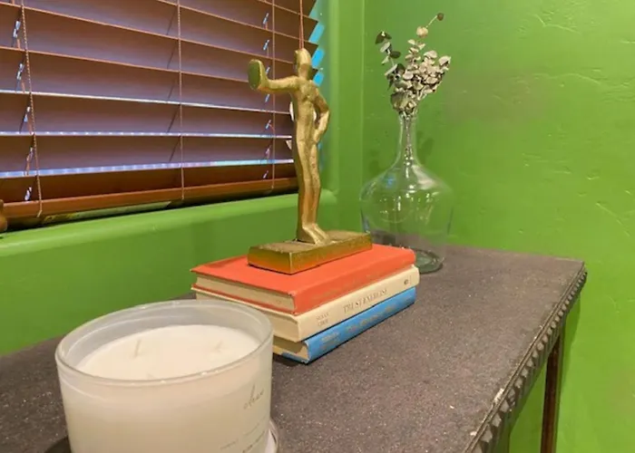Near U Of A, 2 Bedroom 1 Ba, Fenced, Covered Patio