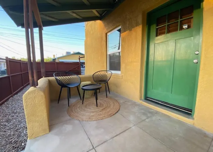 Near U Of A, 2 Bedroom 1 Ba, Fenced, Covered Patio Holiday home Tucson