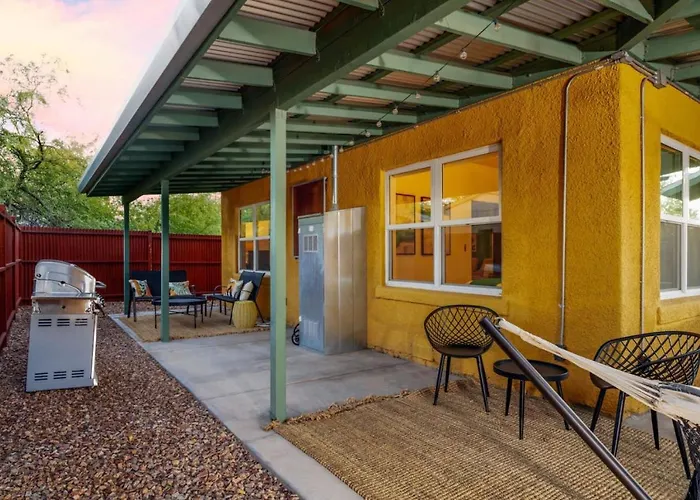 Near U Of A, 2 Bedroom 1 Ba, Fenced, Covered Patio *
